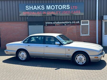 JAGUAR XJ 3.2 Sport 4dr