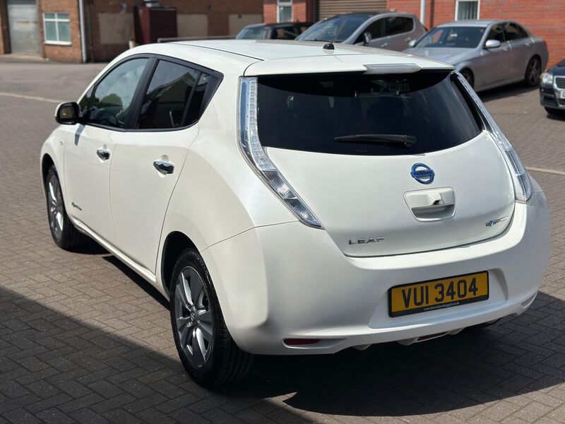 NISSAN LEAF