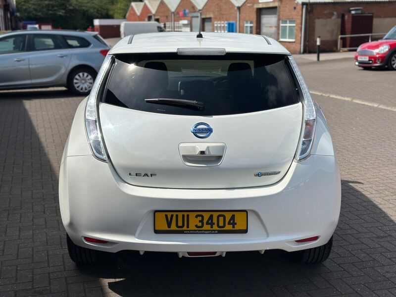 NISSAN LEAF